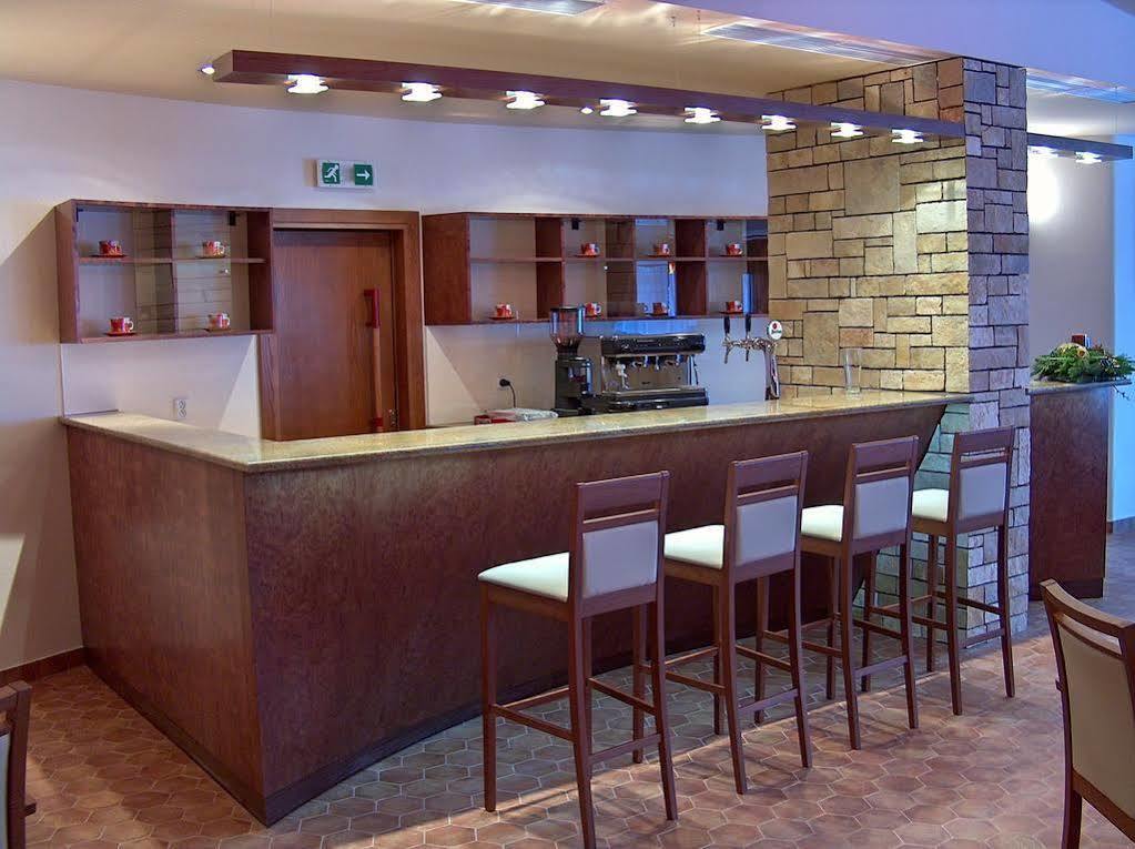 Hotel Vion Zlate Moravce Exterior photo